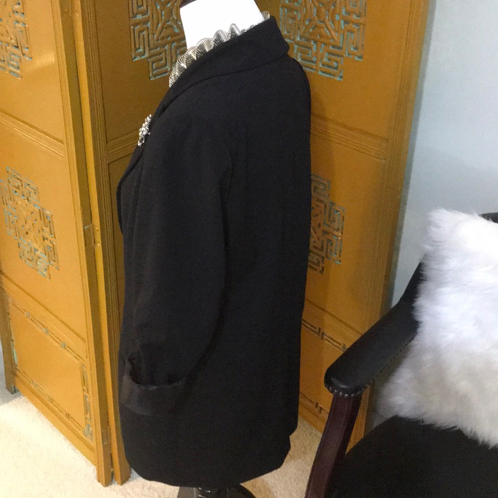 Black blazer - Picture 3 of 4